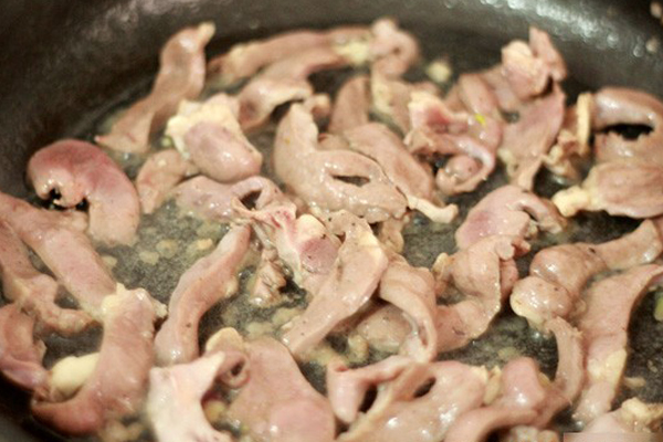 cháo tim heo hạt sen