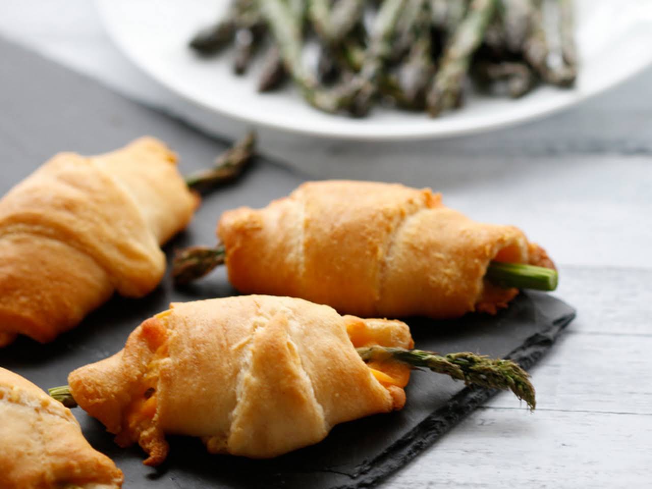 cách làm bánh tôm cuộn sừng trâu bằng nồi chiên không dầu