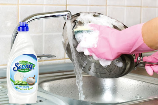 Nước rửa chén Senny thiên nhiên muối khoáng và lô hội.