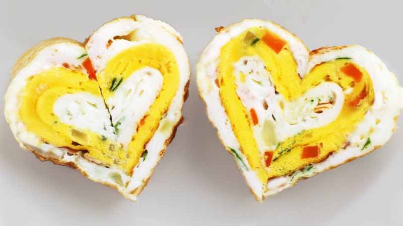 Tự tay làm trứng cuộn trái tim - Món quà "Tình yêu" nhân ngày của Mẹ