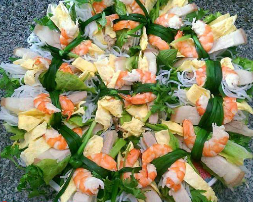 Ăn mãi không ngán với món bún xếp lớp độc đáo