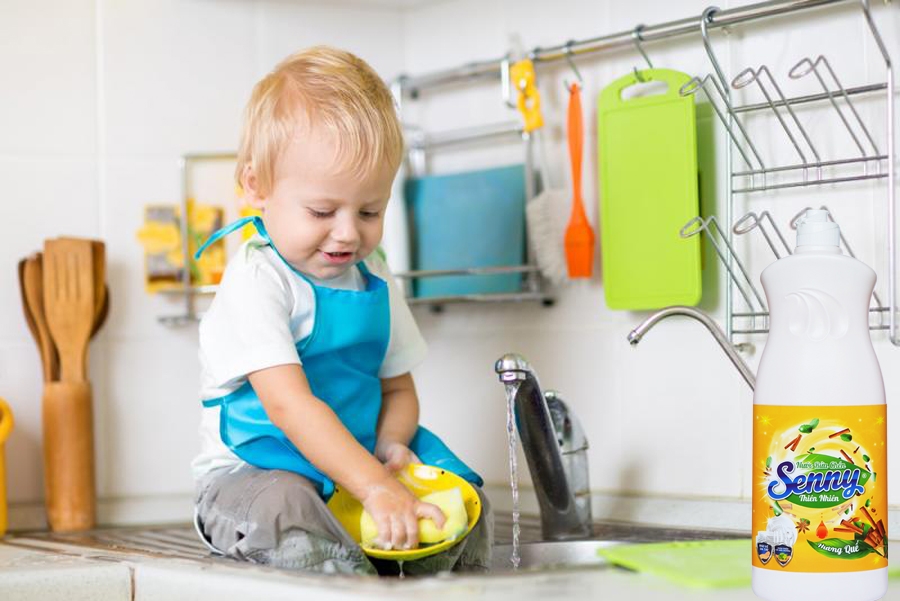 Nước rửa chén Senny hương quế - Mẹ an tâm để bé tự rửa chén bát