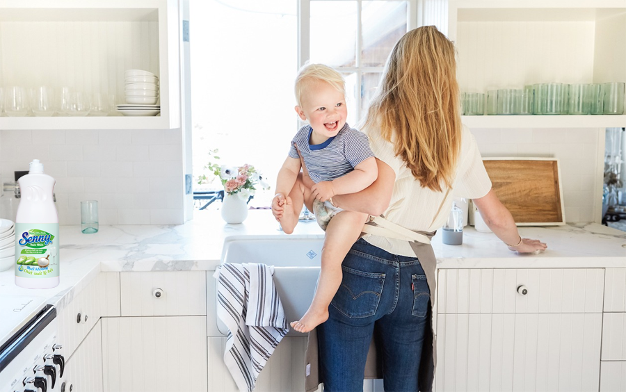 Làm việc nhà mỗi ngày, da tay vẫn mềm mịn với nước rửa chén Senny lô hội