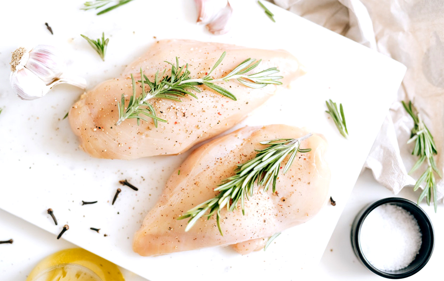 Học chuyên gia cách chiên ức gà thơm ngon cho người giảm cân