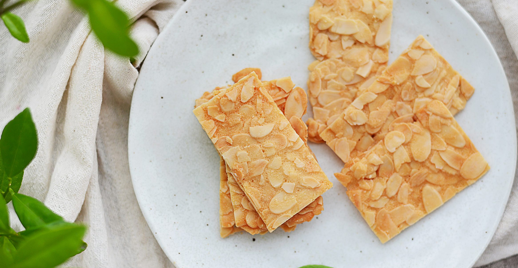 Tự làm bánh ngói hạnh nhân - Món ăn vặt cực bổ dưỡng cho sức khỏe