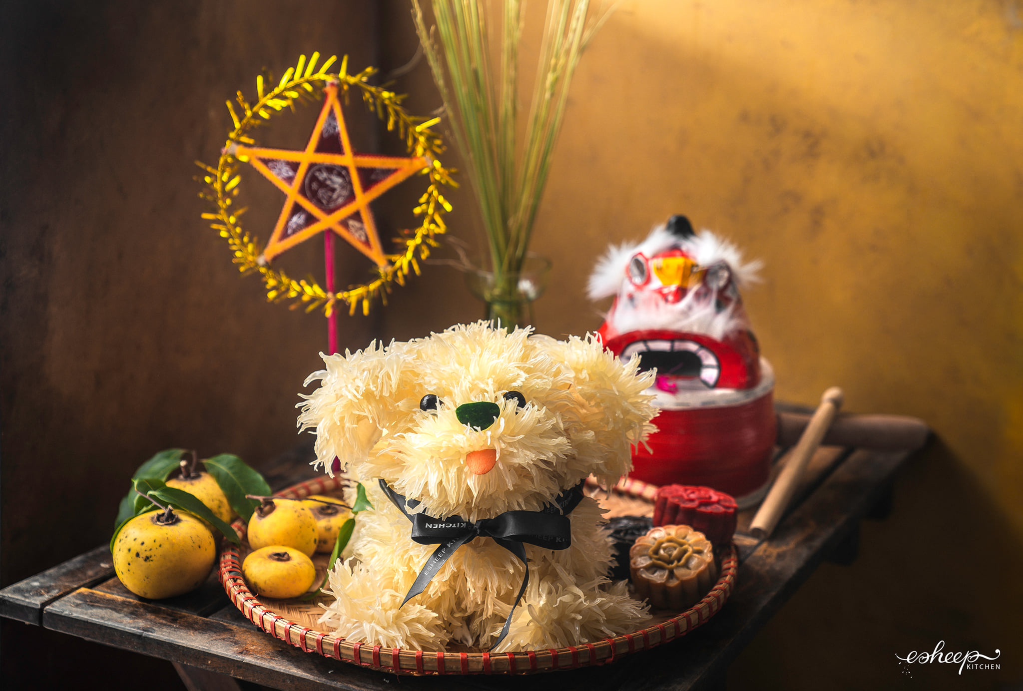 Học mẹ đảm tạo hình con vật từ bưởi trang trí cỗ Trung thu