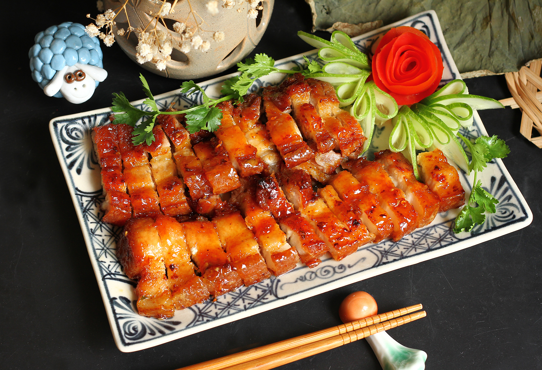 Thịt ba chỉ áp chảo rim tỏi mật ong dễ làm, mà cực đưa cơm