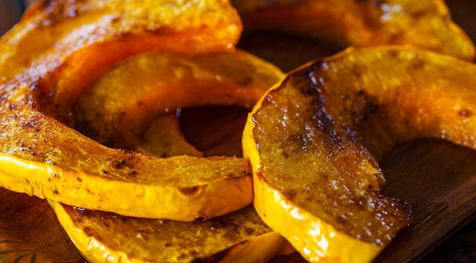 Trời Lạnh Mà Nấu Món Này Thì Cả Nhà Tranh Nhau Gắp – Bí Đỏ Nướng Dẻo Bùi Thơm Nức