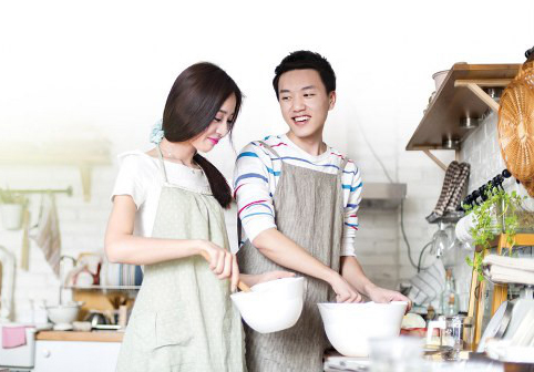 Ngạc nhiên với cách làm sạch dụng cụ nhà bếp vô cùng "kì diệu".