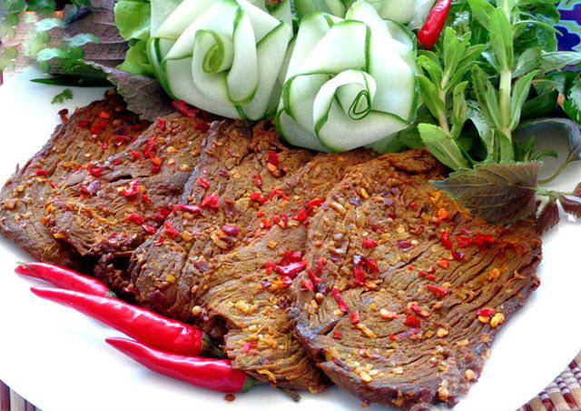 Học mẹ đảm tuyệt chiêu làm bò khô ngon ngất ngây, nhâm nhi ngày Tết