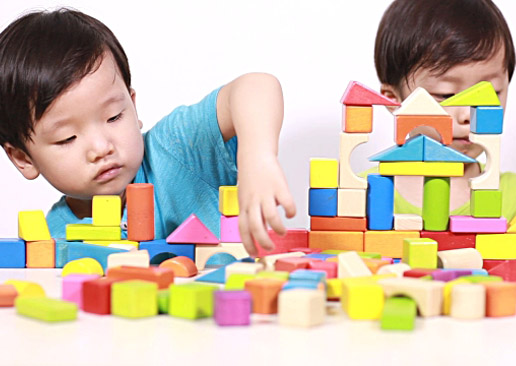 Cách vệ sinh đồ chơi của trẻ để không gây hại