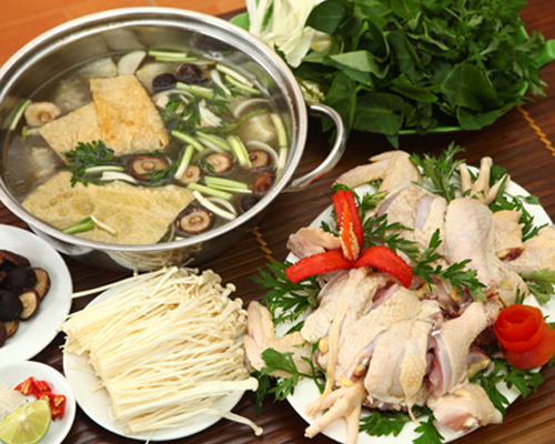 Lẩu gà ngọt nước, thơm ngon vào ngày thu lạnh