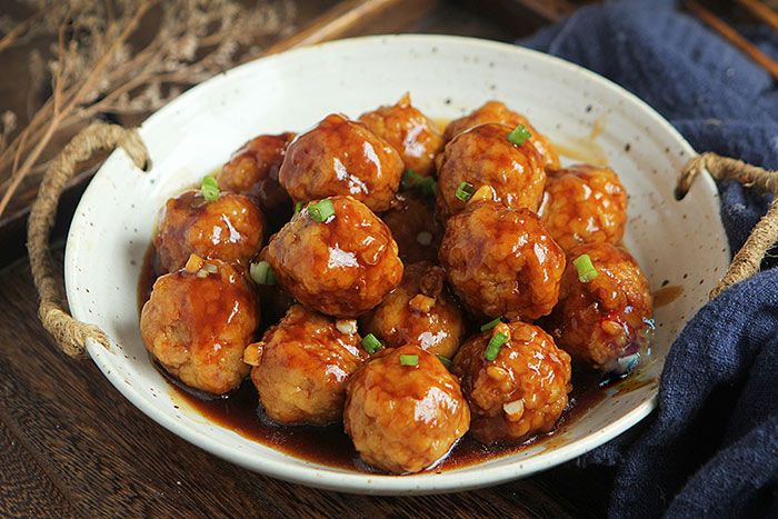 Thịt viên sốt mặn ngọt, mềm trong giòn ngoài trôi cơm phải biết!