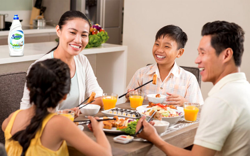 Ở nhà ăn uống yên tâm, Bát đĩa sạch khuẩn là nhờ Senny