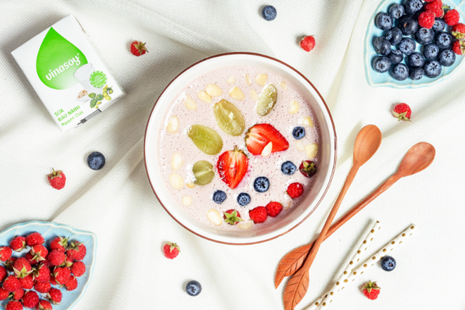 Sinh tố phúc bồn tử sữa đậu nành cho da đẹp, dáng thon.