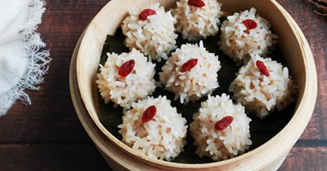 Xôi bọc thịt 2 in1 cả nhà được bữa sáng vừa ngon lại tiện, bụng no căng