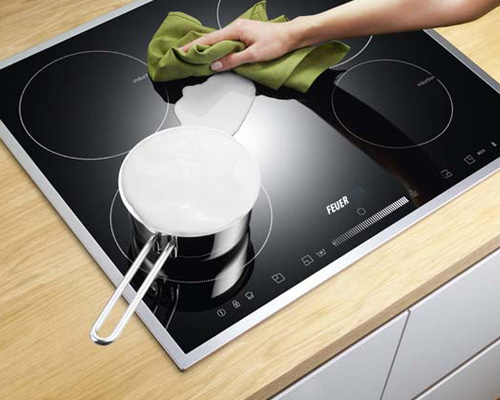 Cách xử lý những vết bẩn cứng đầu trên bếp từ