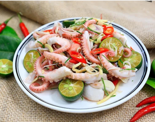 Đãi cả nhà món bạch tuộc tái chanh kiểu Thái, hot rần rần