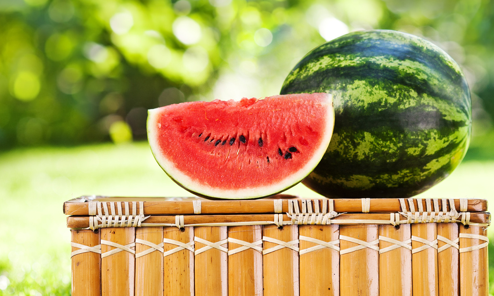 Mẹo chọn dưa hấu quả nào quả nấy ngọt lịm, nhiều nước, ruột đỏ